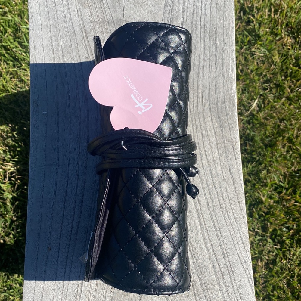 Cosmetic roll up  ✨NWT ✨